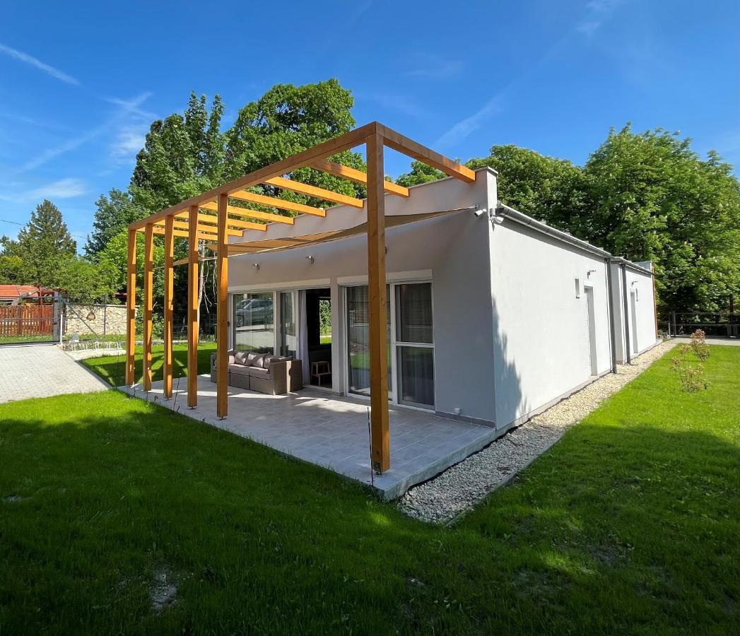 Aranygesztenye Apartmanház Balatonudvari Exterior foto